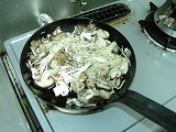mushroom2.jpg